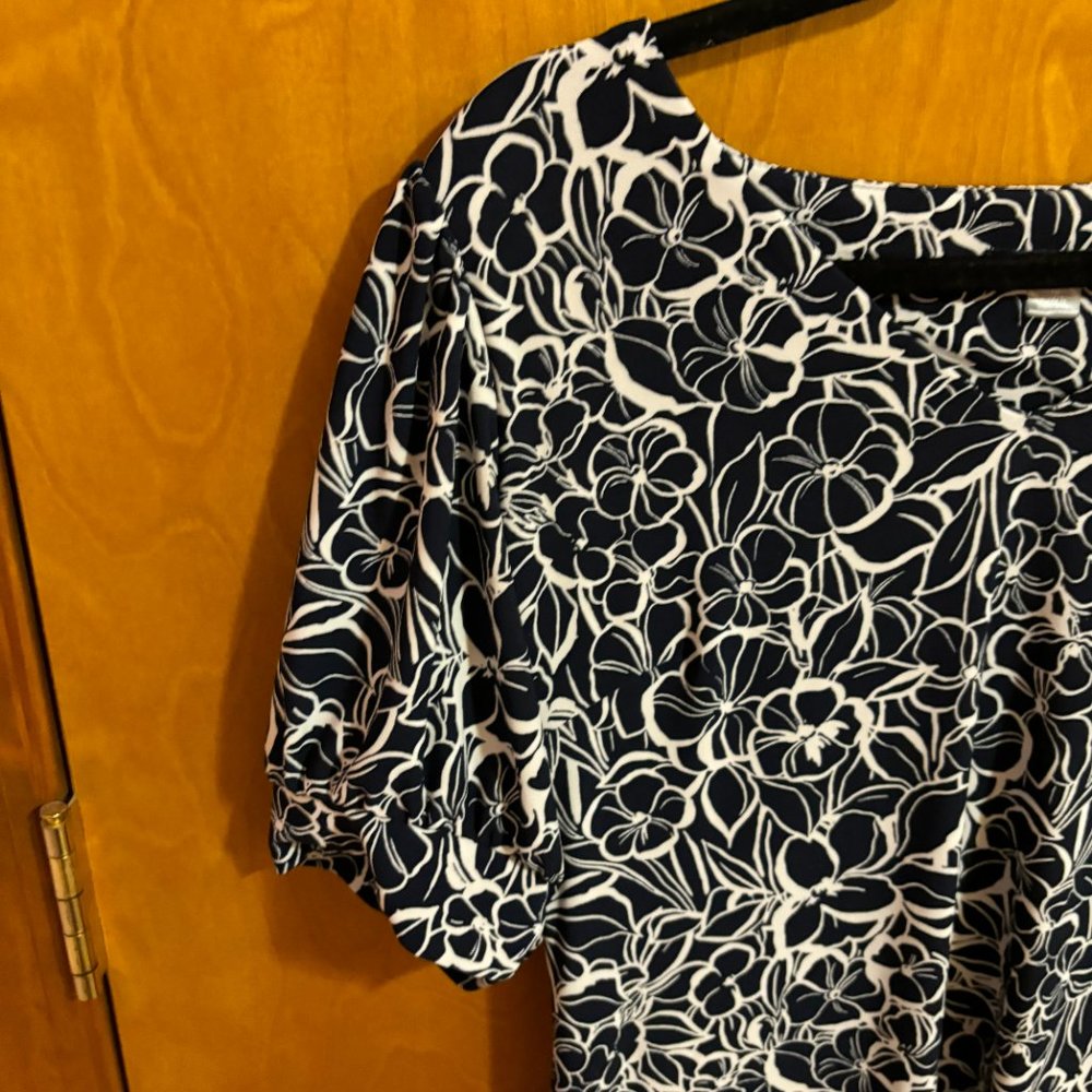Women's Tommy Hilfiger Navy Blue and White Dress, Size 10 - Picture 4 of 14